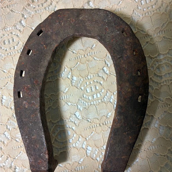 Rustic Brown Horseshoe Wall Decor 5” x4” - Picture 2 of 4